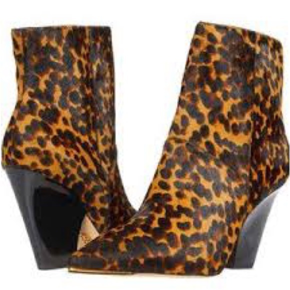NWT Tory Burch Authentic Lila Ankle Bootie Calf Hair Barbados Leopard Size 6M - Picture 13 of 16